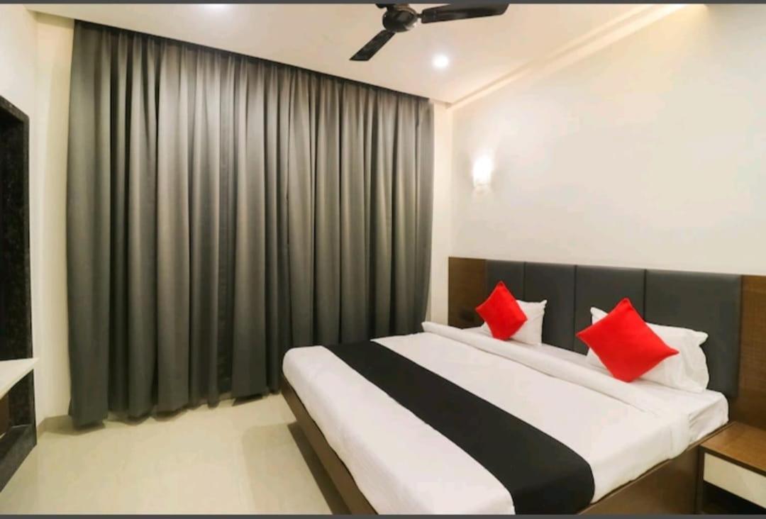 Hotel Nikhil Regency Bhilai Экстерьер фото